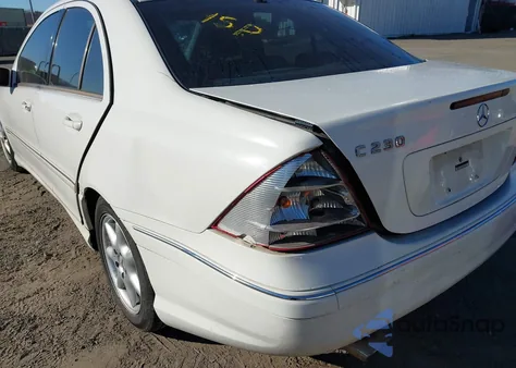 2005 Mercedes-Benz C 230 Kompressor Sport z USA, uszkodzony, nr VIN WDBRF40J95F721975